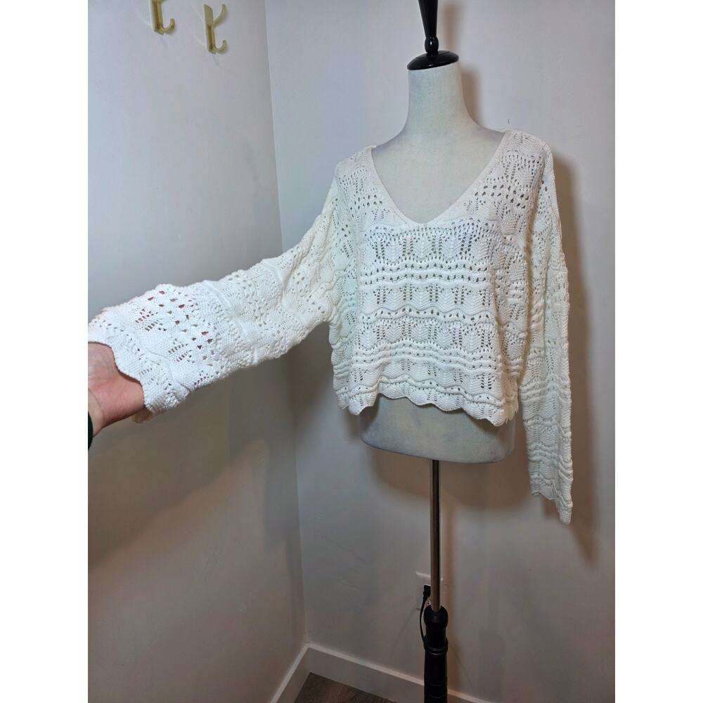 Sincerely Jules White Crochet Scallop Boho Bell Sleeve Crop Sweater Top Size L - Picture 2 of 8